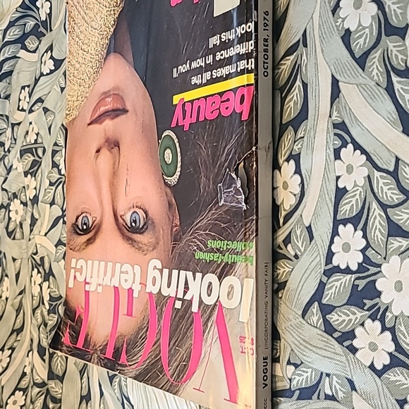 Vintage Vogue Magazine October 1976 - Picture 2 of 4